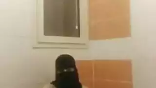 نجمات إباحيات عربيات بالحجاب يحصلن على إيلاج مزدوج