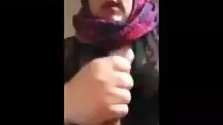 سكس محجبة تمص حملت صدرها