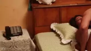 رجل مسلم يهيمن على زوجته في جلسة نيك إباحية ساخنة