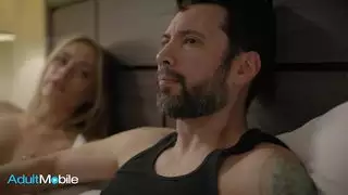 بنت بتقطع كس امها مص مترجم