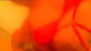 كارا بايريلي تتعمق في مص القضيب قبل أن تتعرض للضرب المكثف