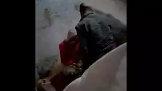 يختصب اخته وهى بتحاول تهرب منه